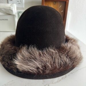Helen Kaminski Felt Sheep Shearling Packable Adjustable Hat One Size. A beauty!